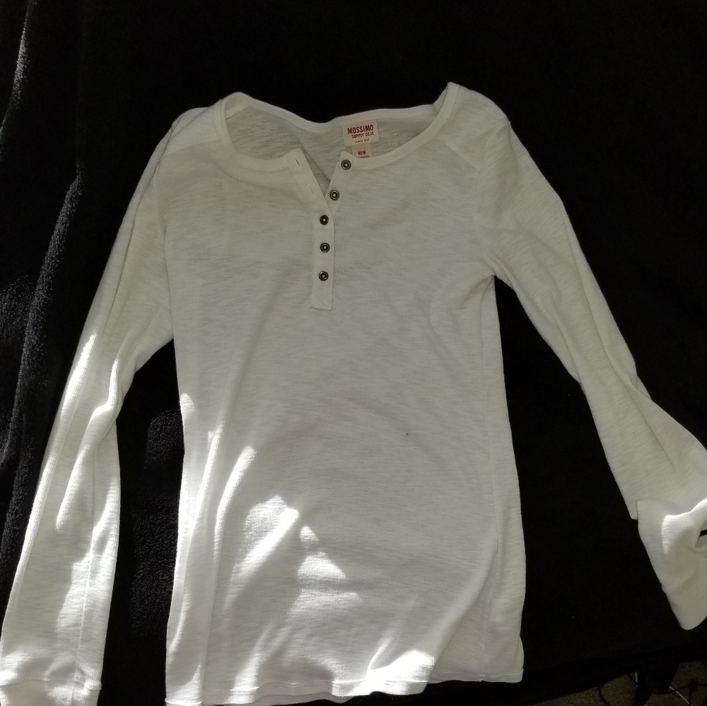 white long sleeve tee